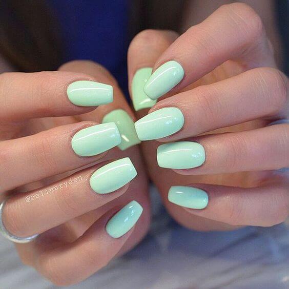 mint green nails