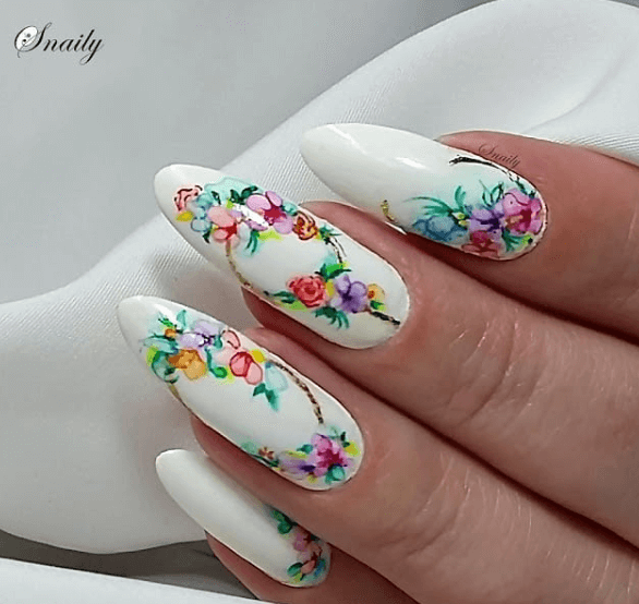 white flower summer nail art